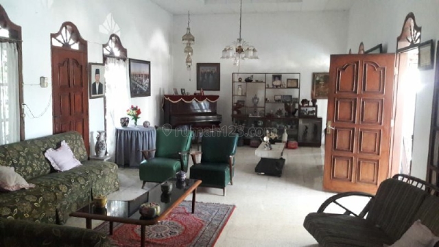 Rumah Jl Raya Ketintang Wiyata - Ukiaw, Gayungan, Surabaya