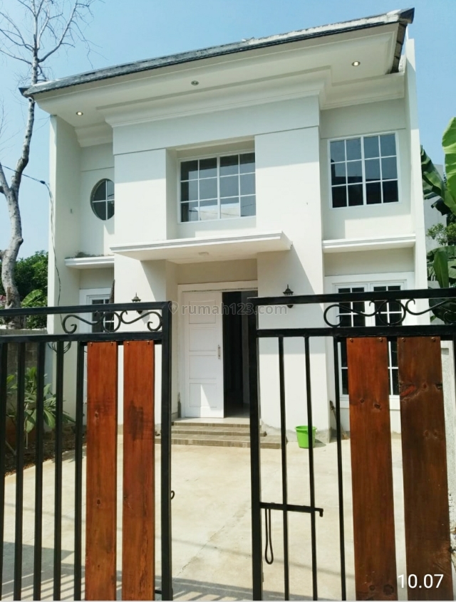 RUMAH BARU GAYA EROPA TERMURAH DI CURUG, JATIWARINGIN, BEKASI (em), Jatiwaringin, Bekasi