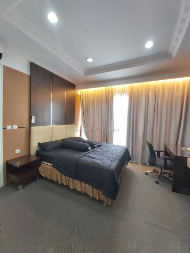 RUMAH MEWAH DEKAT SENAYAN CITY MALL, Simprug Garden, Jakarta Selatan