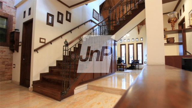 Rumah Lux di Komplek Surya Setra, Surya Sumantri, Bandung