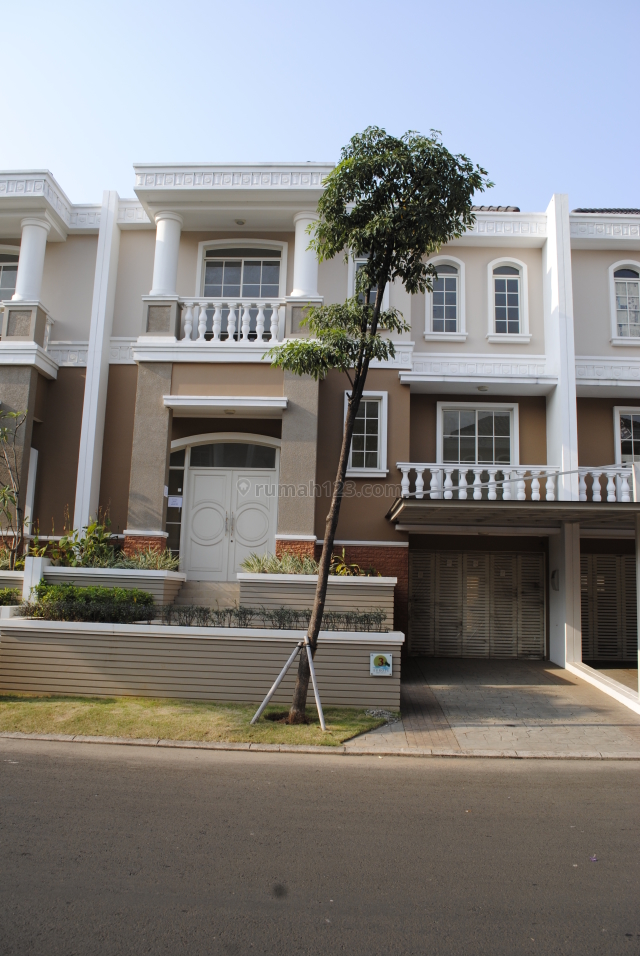 Rumah uk 10x25 Cluster Eropa, Green Lake City, Cipondoh, Tangerang, Green Lake City, Jakarta Barat
