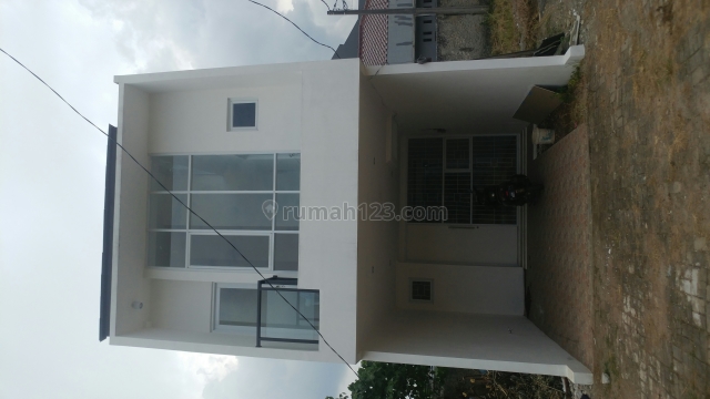 Rumah Minimalis 2 Lantai Jakarta Timur, Kampung Rambutan, Jakarta Timur