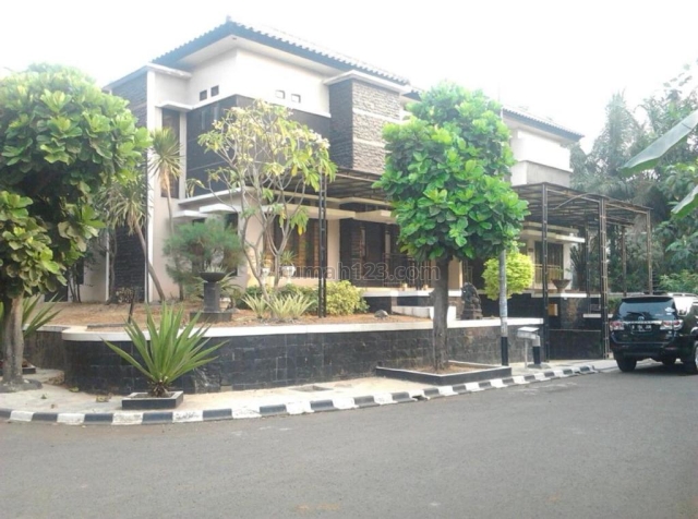RUMAH TERAWAT DALAM KOMPLEK ELITE, HARGA MENARIK, LOKASI STRATEGIS DEKAT TOL TB SIMATUPANG, TB Simatupang, Jakarta Selatan