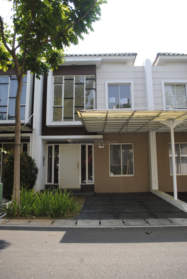 Rumah di Green Lake City , Cluster Amerika Uk.6x15 m2 , AC 5 unit , Hrg: 55 jt / thn, Green Lake City, Jakarta Barat