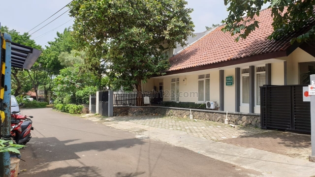 Rumah luas pusat komersial gatot subroto jakarta selatan, Gatot Subroto, Jakarta Selatan
