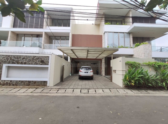 Rumah Mewah Lebak Bulus, Spesifikasi Kualitas Super, Private Pool, Cilandak, Jakarta Selatan
