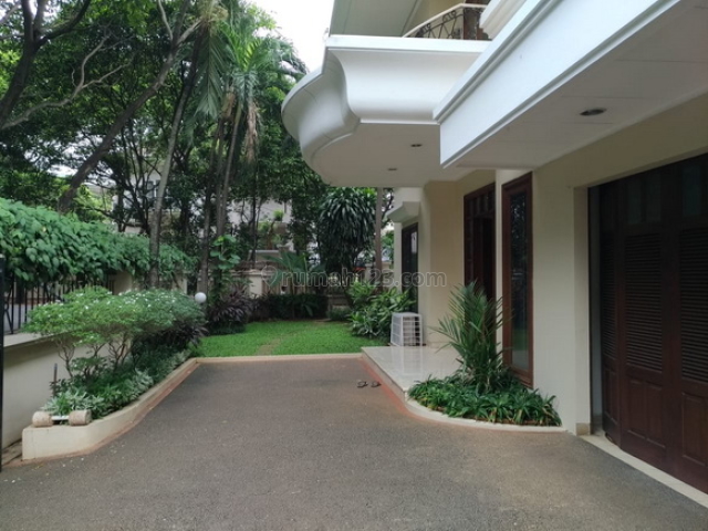 NICE HOUSE FOR EXPATRIATE US$3500, Pondok Indah, Jakarta Selatan