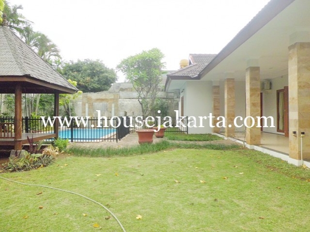 House for lease at Jeruk Purut nice and modern house near to kemang, Cilandak, Jakarta Selatan