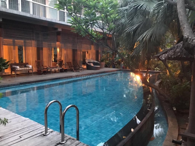 Rumah Mewah Swimming Pool Taman Resort Mediterania Pantai Indah Kapuk Jakarta Utara, Penjaringan, Jakarta Utara