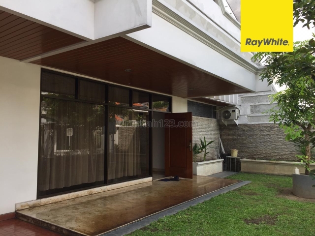 Rumah di Jalan Kahuripan, Surabaya, Tegalsari, Surabaya