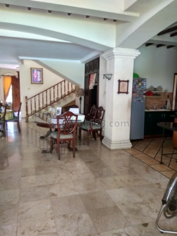 rumah siap huni ..tenang ..jalan lebar, Bintaro, Jakarta Selatan