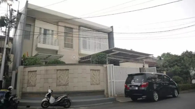 Rumah Semi Furnish di Jln Niaga Hijau Komplek Pondok Indah Jakarta Selatan, Kebayoran Lama, Jakarta Selatan