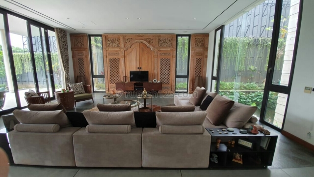 ELITE Rumah Bukit Darmo Golf View + Private Swimming pool - LIFT - Full Furnished, Graha, Surabaya
