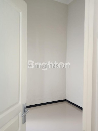 RUMAH NEW GRESS ... SEMI FURNISH, Wadungasri, Sidoarjo