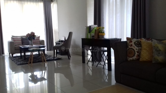 Rumah mewah cantik siap huni nyaman Ada pool di sekitar bintaro Jaya sektor 7 Jakarta selatan, Bintaro, Jakarta Selatan