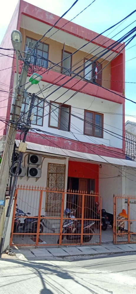 Turun Harga!!! Rumah Kost2an 17 Kamar Jl Maramba-BCS, Luas 7x15m2, Kelapa Gading, Jakarta Utara