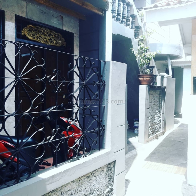 Rumah lama layak huni ada kos kosanya, Antasari, Jakarta Selatan