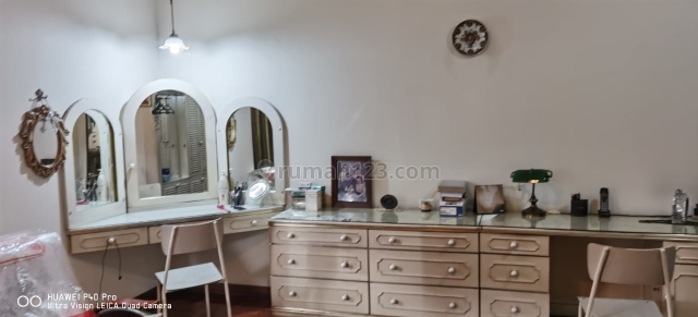WTR HOUSE AT KUNINGAN AREA 4BR 2 FLOOR FULLY FURNISH AND GOOD LOCATIONED, Kuningan, Jakarta Selatan