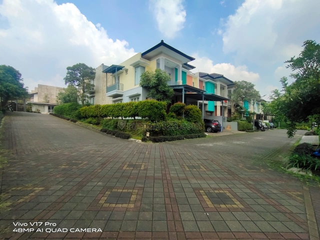 Rumah 2 Lantai dalam Townhouse dekat TOL DESARI Ciganjur JAGAKARSA JAKARTA SELATAN, Jagakarsa, Jakarta Selatan