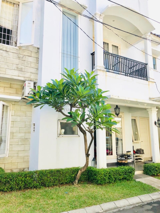 Dibawah Harga Pasaran Rumah Cantik Townhouse Area Pancoran 3+1BR Nego, Pancoran, Jakarta Selatan