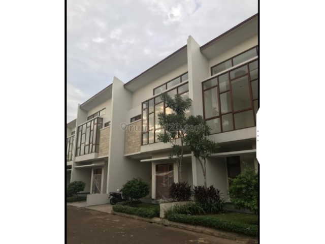 Townhouse Brand New Cozy dan Siap Huni, Hemat Sampai 17% MD669, Lenteng Agung, Jakarta Selatan