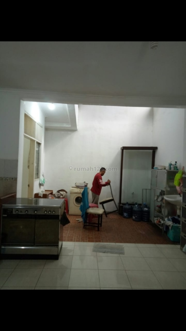 Rumah cantik siap huni di Taman Surya 5, Kalideres, Jakarta Barat