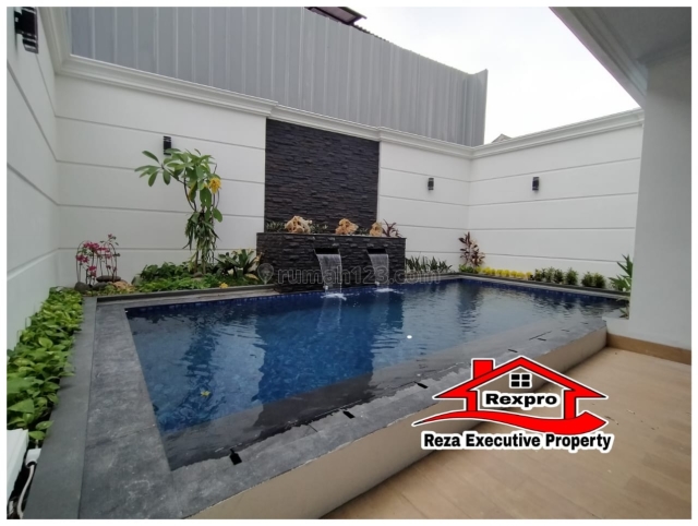 RUMAH SANGAT CANTIK HOMY LENGKAP DENGAN KOLAM RENANG DI JAGAKARSA, Jagakarsa, Jakarta Selatan