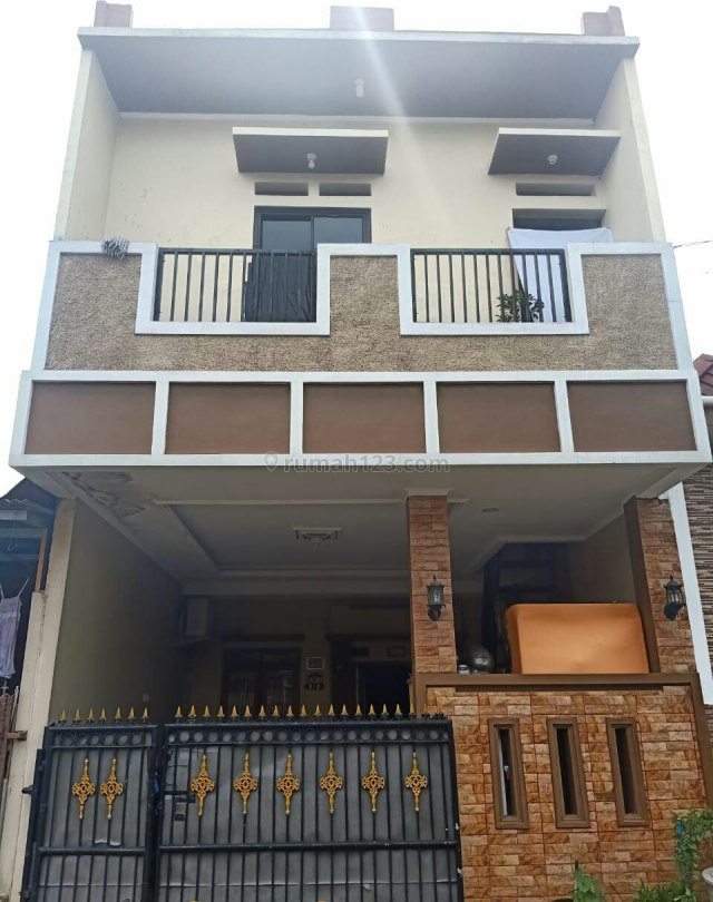 Rumah second terawat siap huni dalam perumahan Villa Pedurenan Bekasi Timur, Padurenan, Bekasi