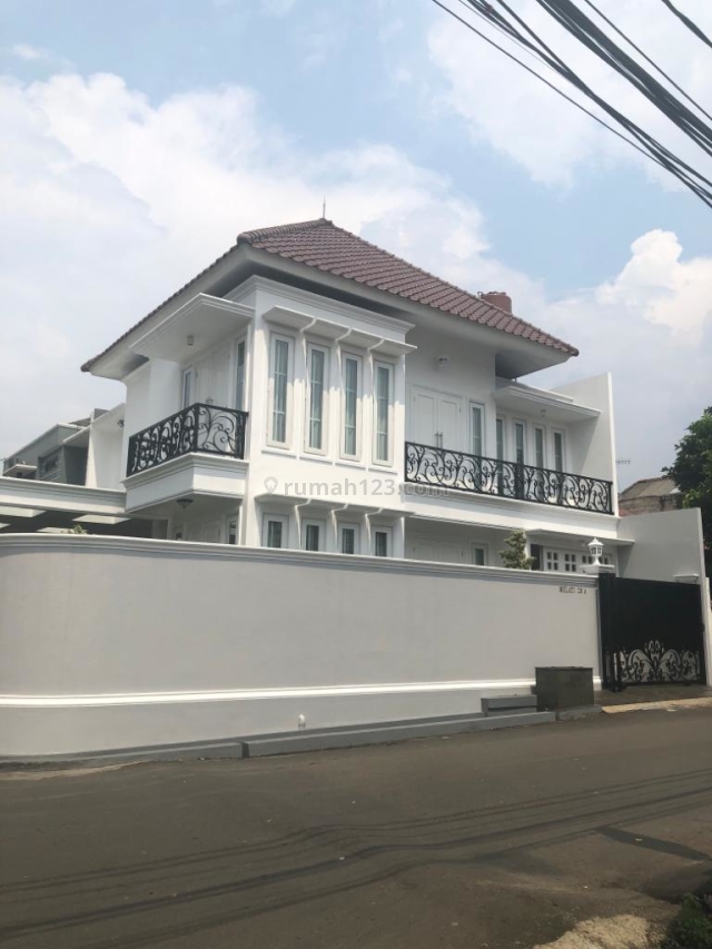 Rumah Mewah Clasic Modern Bangunan Baru Cipete, Cipete, Jakarta Selatan
