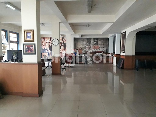 Rumah 2 lantai lokasi strategis pinggir jalan raya, Tanjung Duren, Jakarta Barat