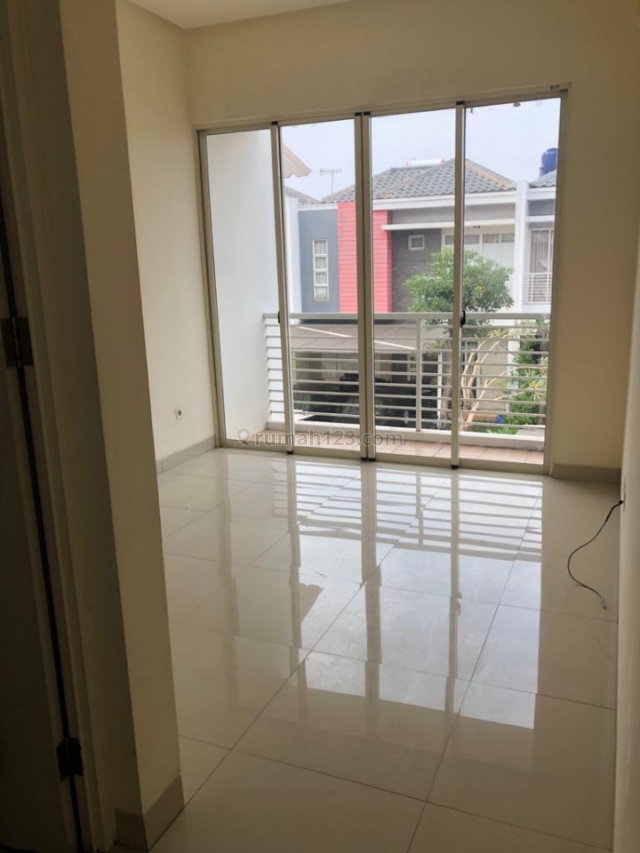 Rumah di green lake city,cluster Australia,Uk.6x15 m,Harga:50 jt/thn, Green Lake City, Jakarta Barat