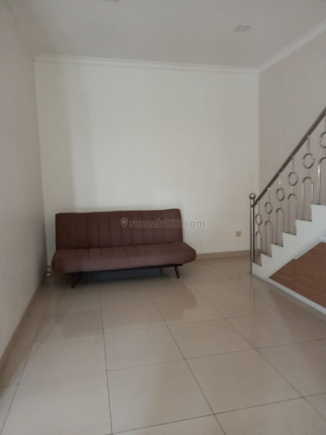 Rumah di Cluster West Europe, Greenlake City, uk 8x15, hoek, Harga 85jt/thn, Jakarta Barat, Green Lake City, Jakarta Barat