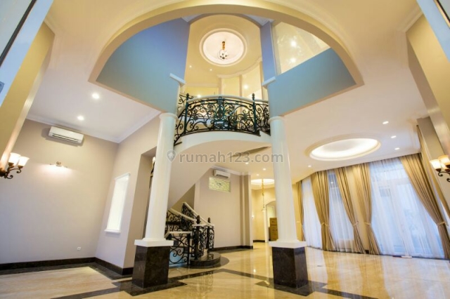 Rumah Mewah Hook Pondok Indah 2 Lantai 6 Kamar Siap Huni Harga Nego, Pondok Indah, Jakarta Selatan