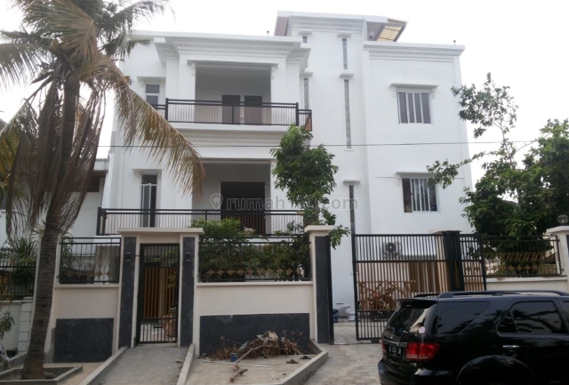 Rumah Hoek 400m Hitung Tanah di Kelapa Gading Jakarta Utara, Kelapa Gading, Jakarta Utara