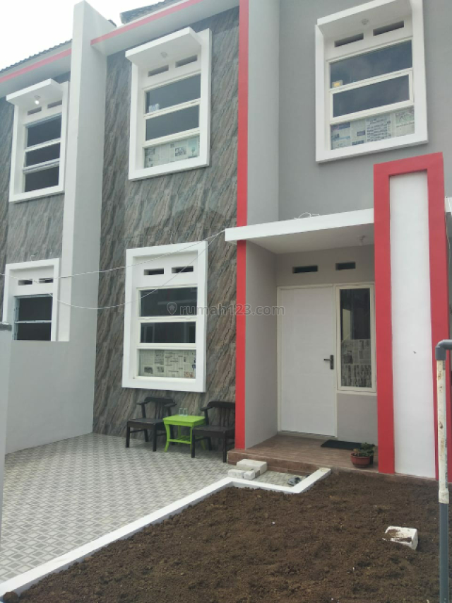 Rumah 2 lantai Joyoagung kota malang Ready stock, Dinoyo, Malang