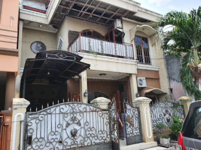 Rumah 2lt, di Taman Narogong Indah, Rawalumbu, Bekasi Timur., Bekasi Timur, Bekasi