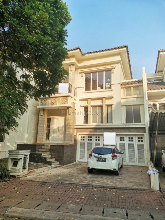 RUMAH CROWN GOLF 10X33, Penjaringan, Jakarta Utara
