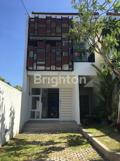 RUMAH CANTIK MODERN MINIMALIS DI JIMBARAN BAWAH, Jimbaran, Badung