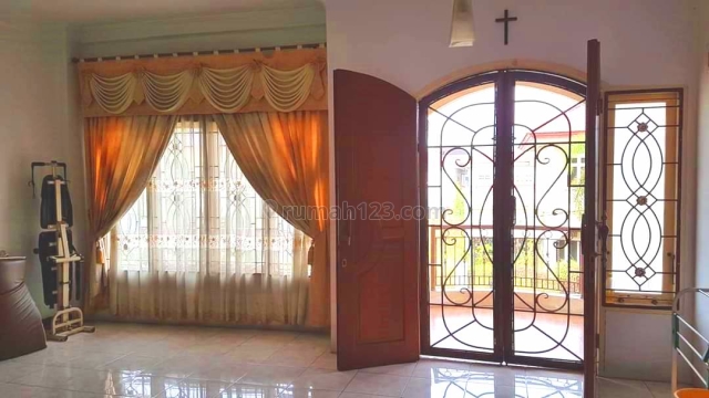 Rumah Cluster mewah 2lt di Jl. Tuanku Tambusai - Pekanbaru, Marpoyan Damai, Pekanbaru