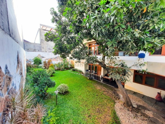 Rumah Dharmahusada Indah MEWAH BAGUS BANGET, Gubeng, Surabaya