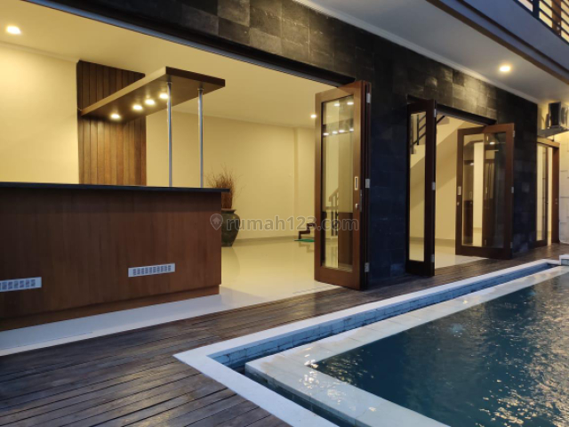Vila minimalis Bali Only 2,5m ada pool bagus banget, Kerobokan, Badung