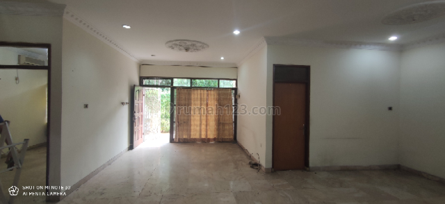 Rumah Lebar, Jarang Ada, Sunrise Garden, Jakarta Barat
