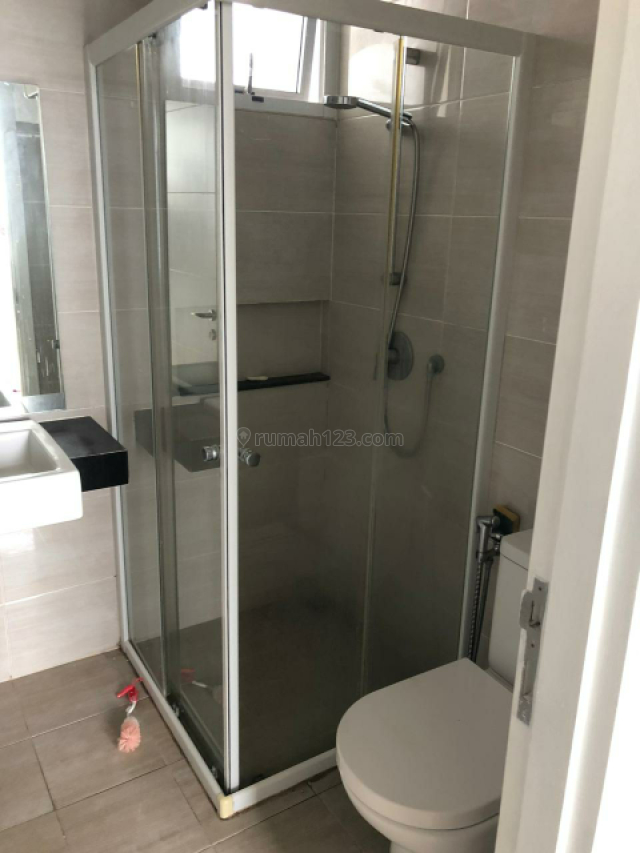 green lake city,ausy,luas 8x20,KT 3+1,belakang sdh conblok, hrg 70 jt /thn, Green Lake City, Jakarta Barat