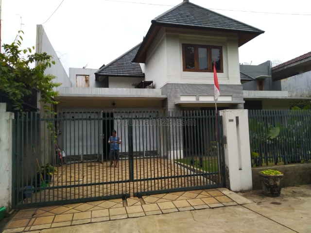 Rumah Tinggal Siap Huni Simprug Garden Grogol Selatan Kebayoran Lama Jakarta Selatan, Simprug Garden, Jakarta Selatan