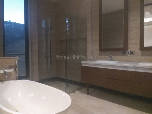 Comfortable and beautiful house In Kemang area for expatriat and others “The price can be negotiable”, Kemang, Jakarta Selatan
