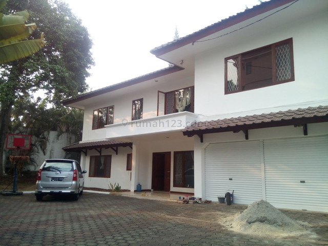 Classic house and have big garden in area Kemang" The price can be negotiable ", Kemang, Jakarta Selatan