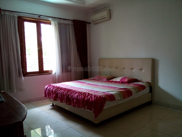 House in bussiness area at Kuningan " The Price Can Be Negotiable ", Kuningan, Jakarta Selatan