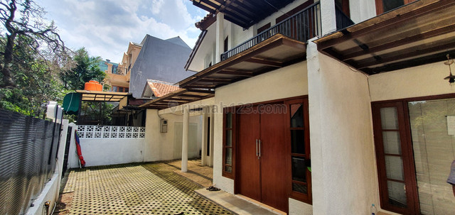 House for in Senayan area "The price can be negotiable, Senayan, Jakarta Selatan