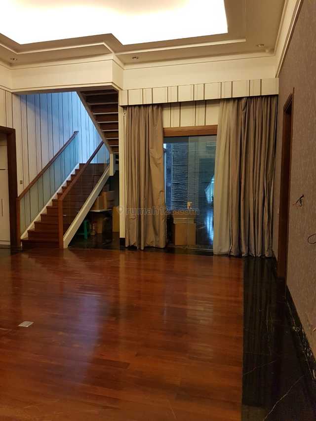 Comfortable house in the best place Senopati area "negotiable", Senopati, Jakarta Selatan