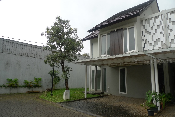 Town House Eklusif di Bintaro posisi Hook LT/LB :206/163, Bintaro, Jakarta Selatan
